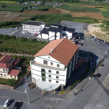 Hotel Castlevillage Miyakojima Esterno foto