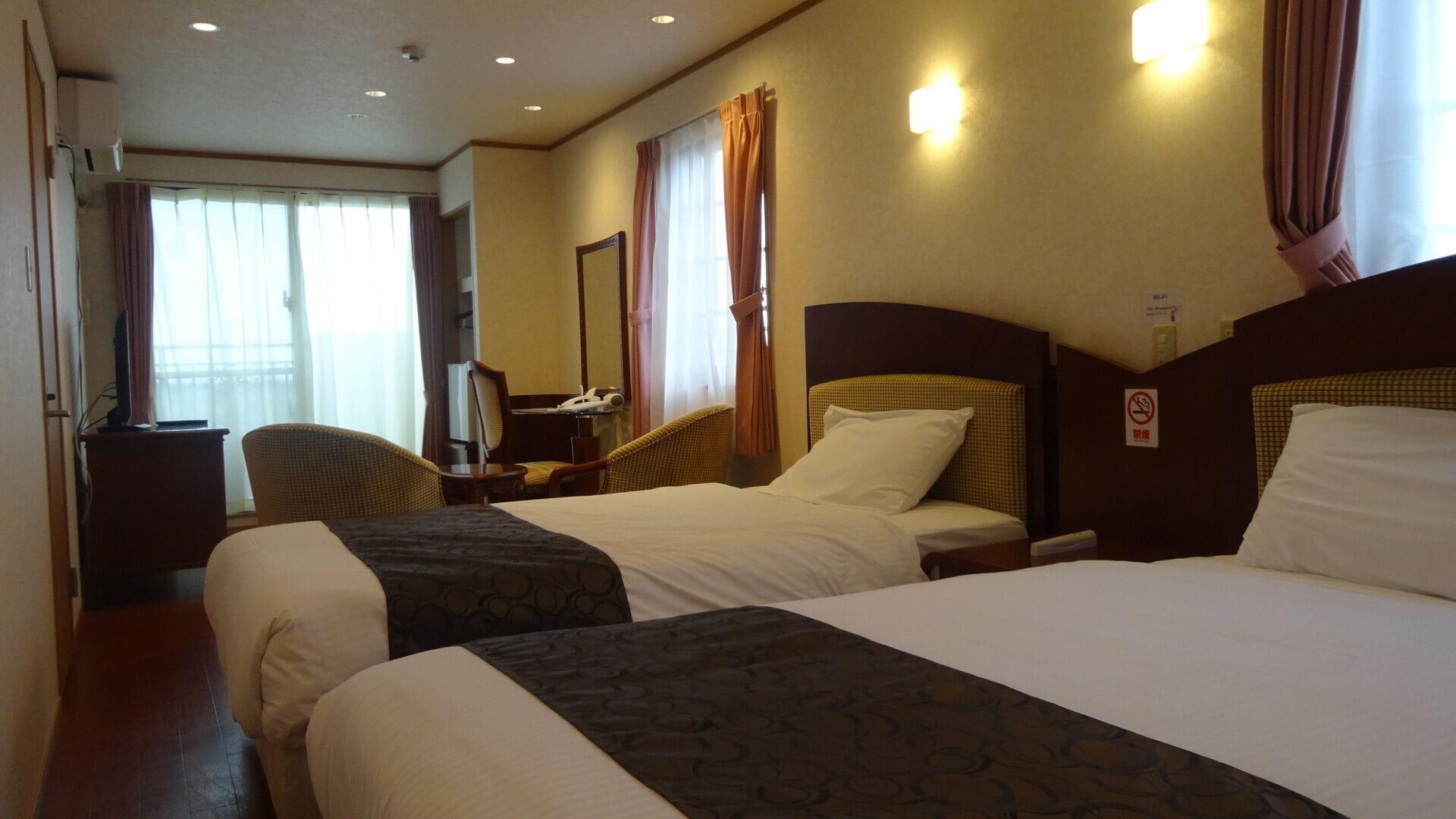 Hotel Castlevillage Miyakojima Esterno foto