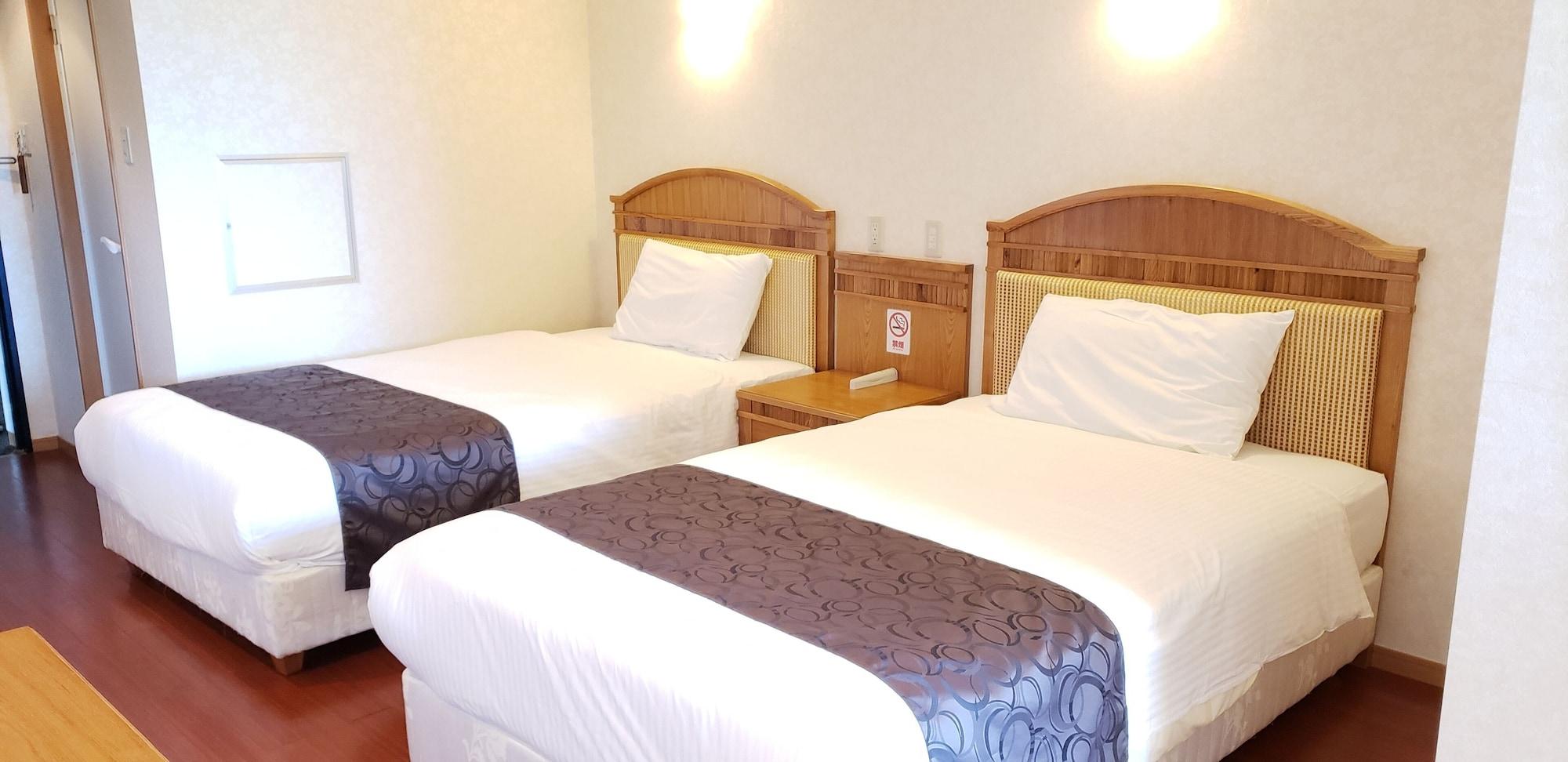 Hotel Castlevillage Miyakojima Esterno foto