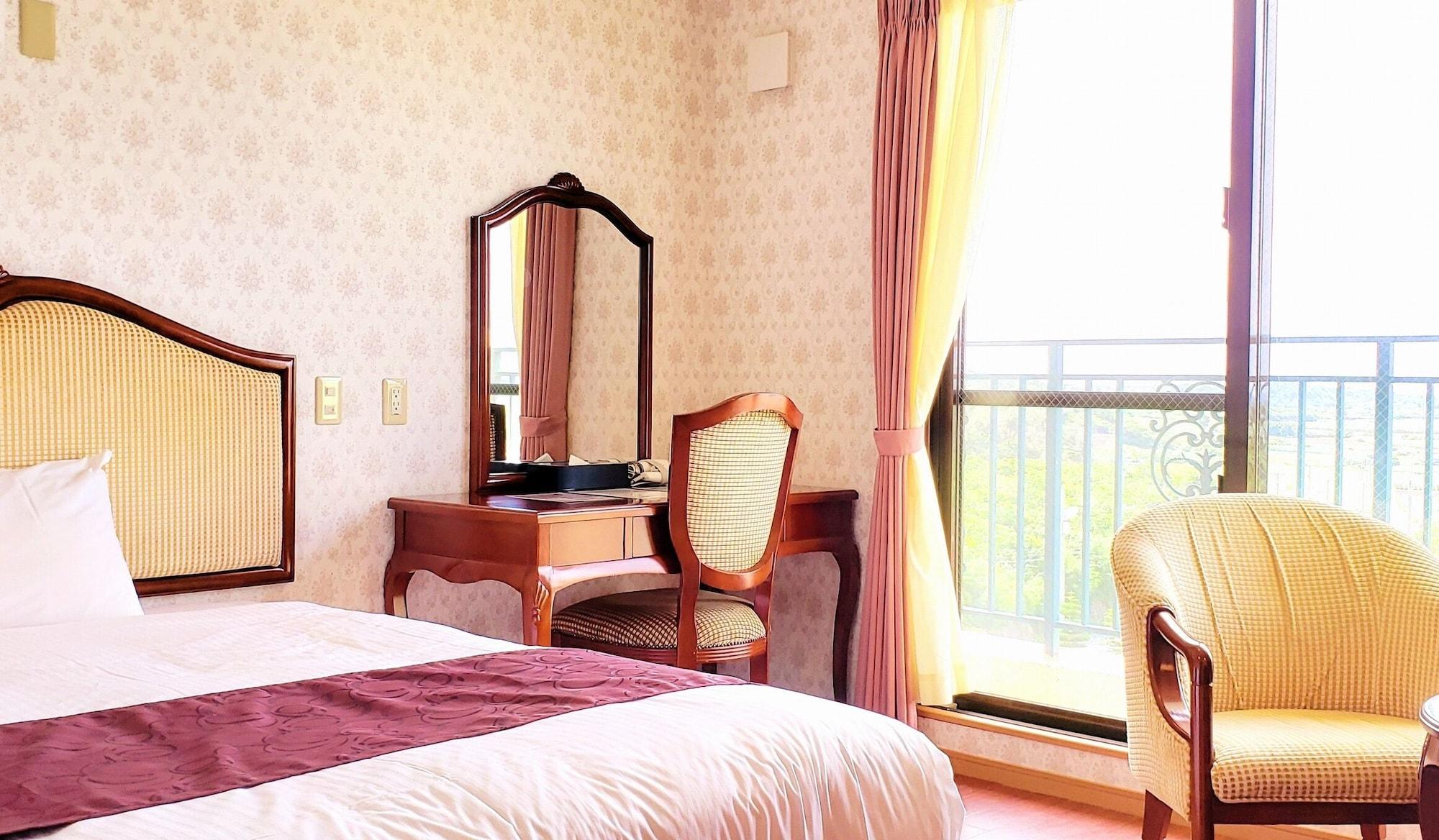 Hotel Castlevillage Miyakojima Esterno foto