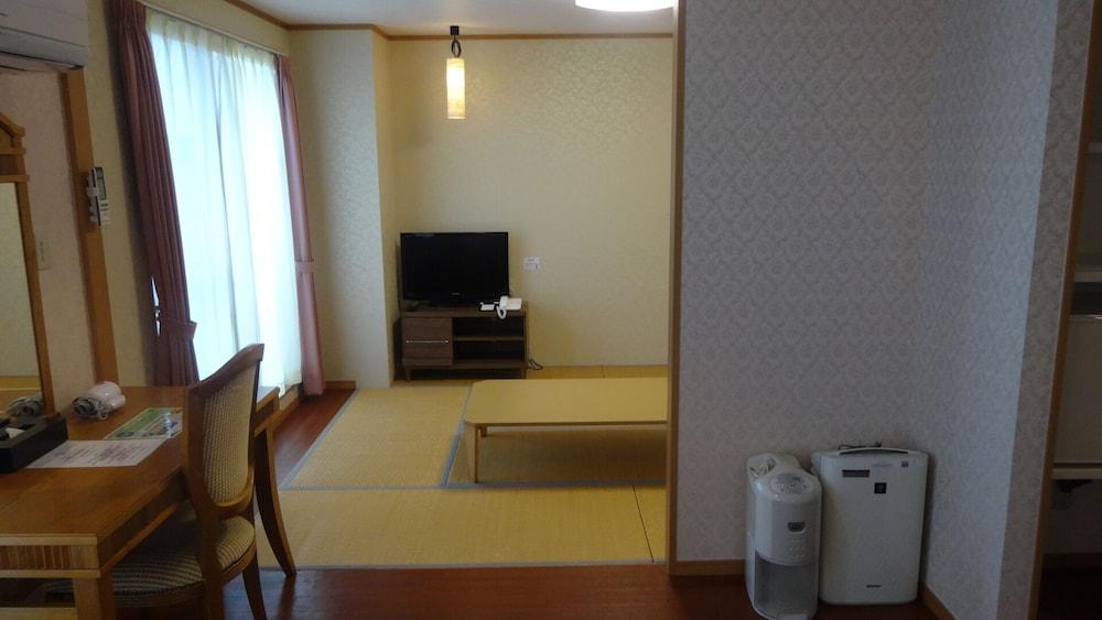 Hotel Castlevillage Miyakojima Esterno foto