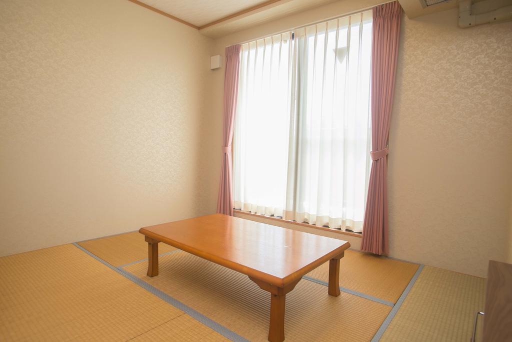 Hotel Castlevillage Miyakojima Esterno foto
