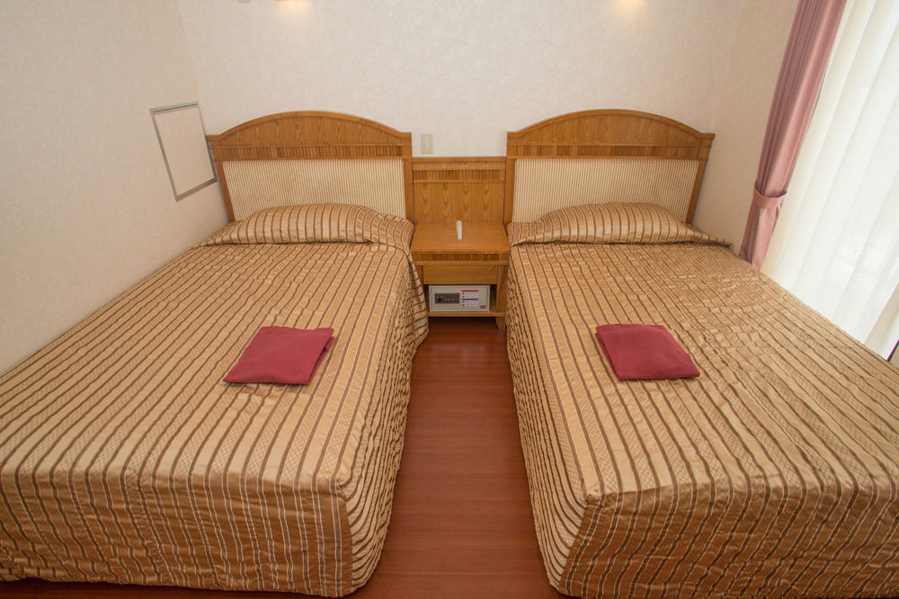 Hotel Castlevillage Miyakojima Esterno foto