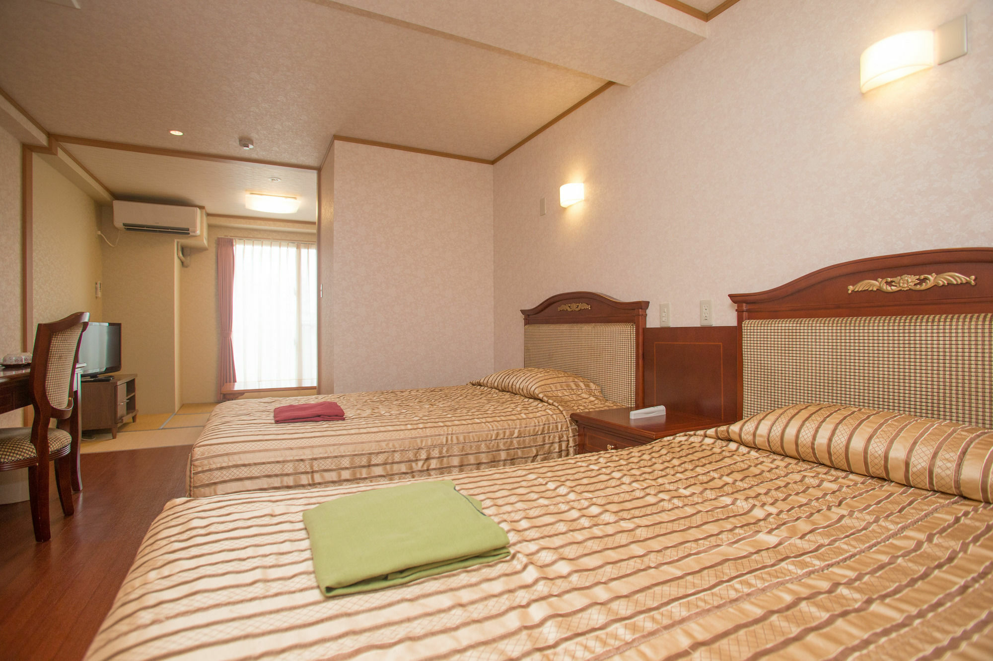 Hotel Castlevillage Miyakojima Esterno foto