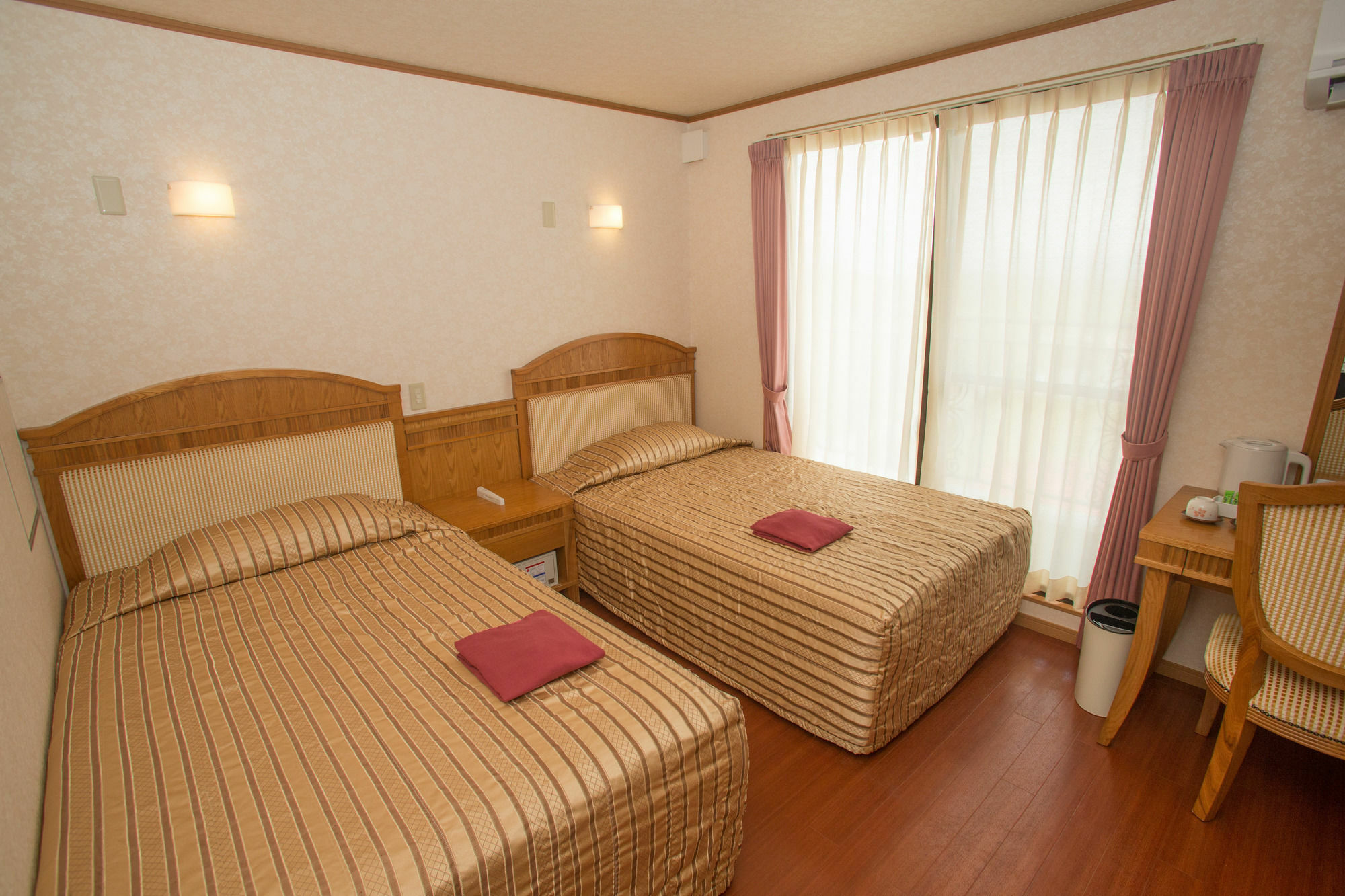 Hotel Castlevillage Miyakojima Esterno foto